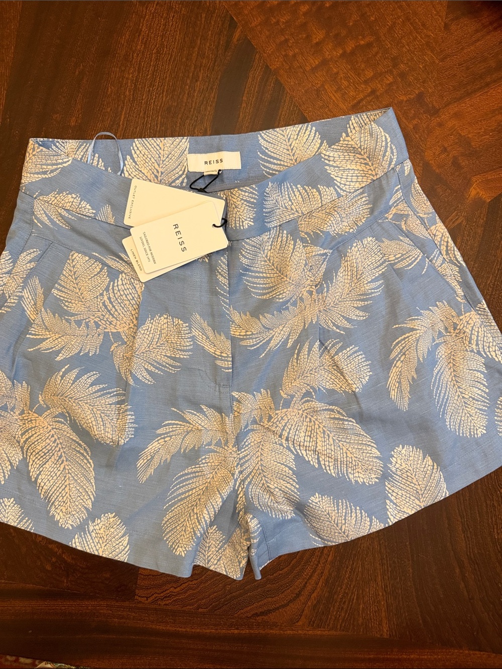 Reiss Light Blue Palm-Print linen tensely Shorts size 8,6